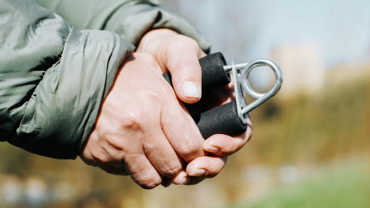 Is the claim that 'strengthening your grip improves your health and extends your lifespan' actually true?