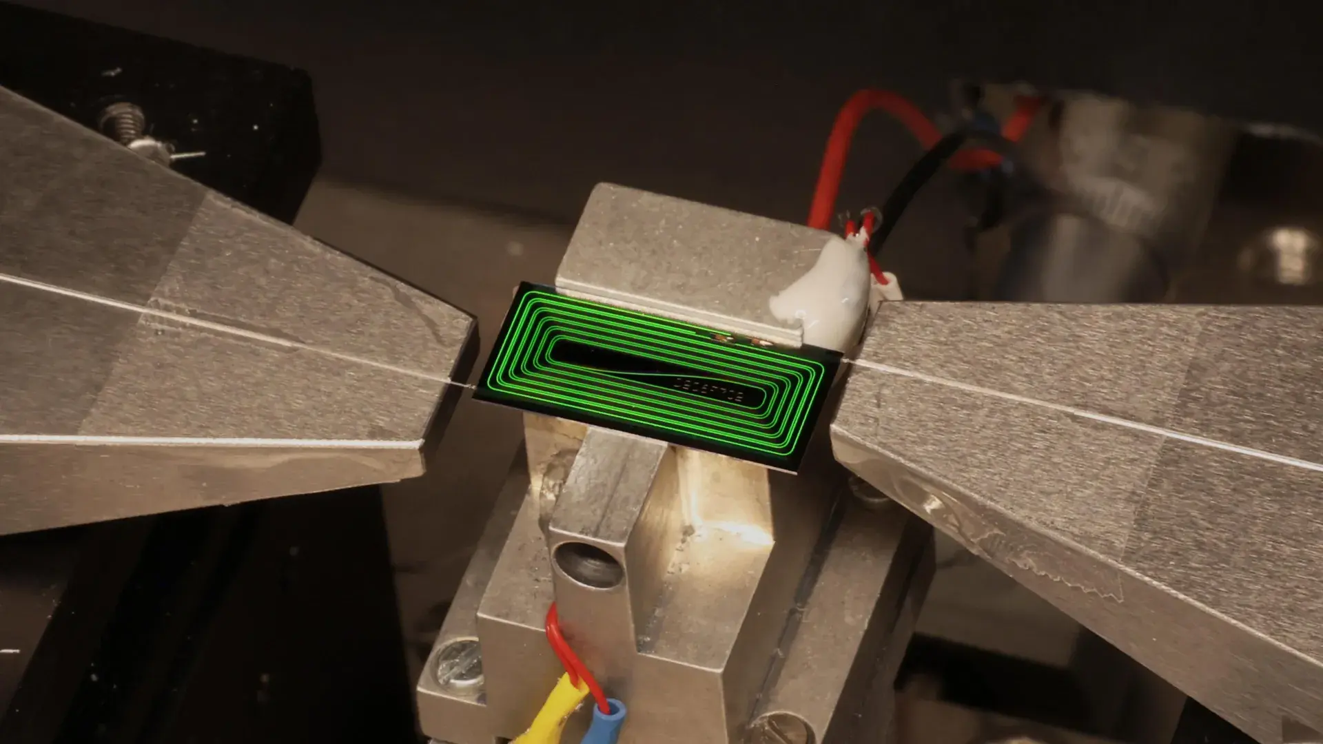 After 20 years, scientists finally shrink a powerful laser onto a chip