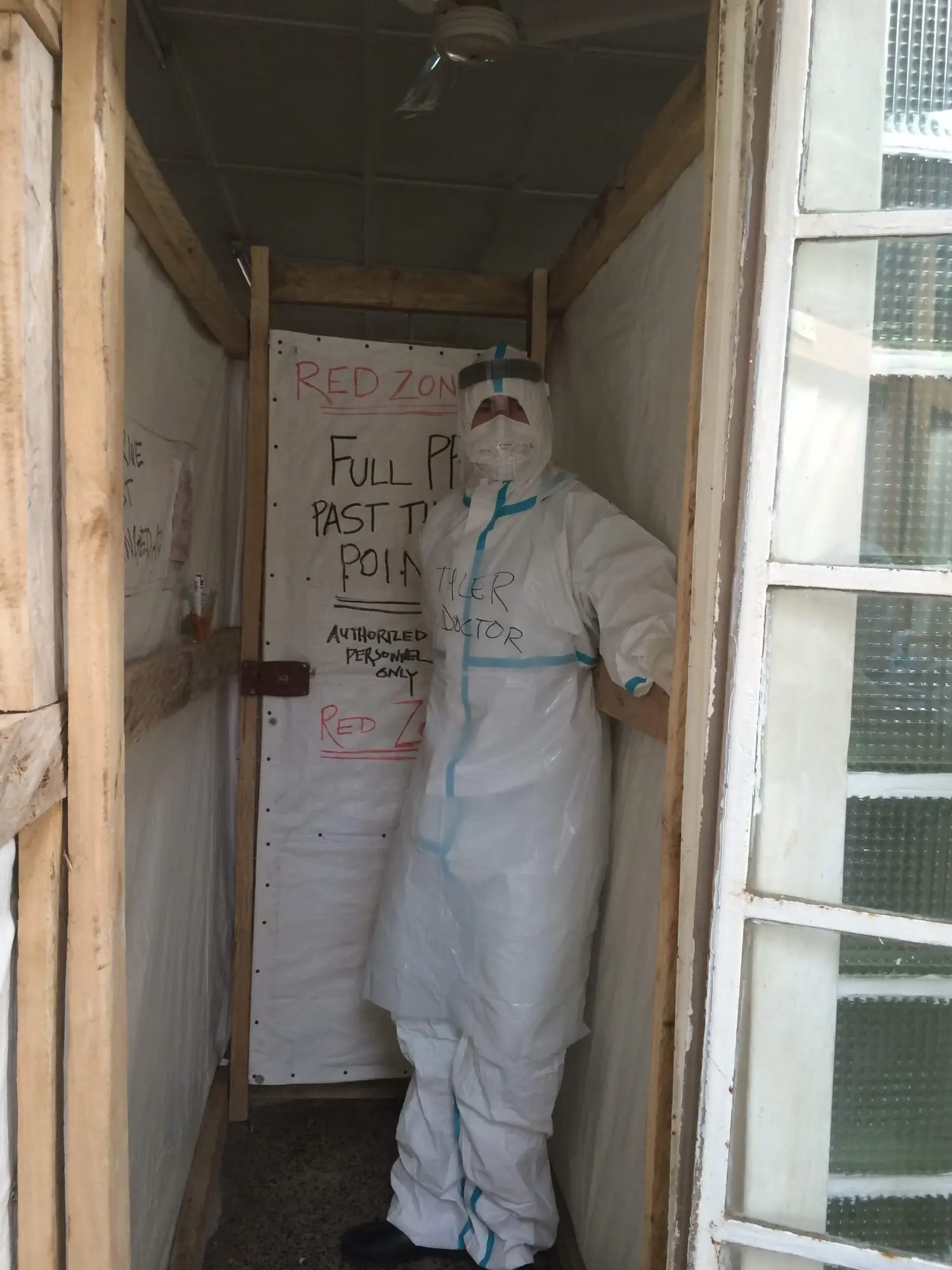 I’m a Doctor Who’s Treated Ebola. Here’s Why I’m Especially Worried About the Current Outbreak