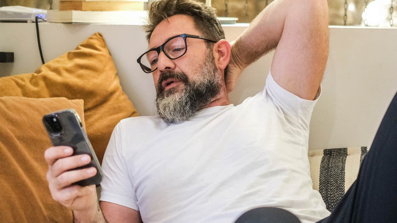 Research Warns Of Odd Affliction Affecting People Who Scroll On Their Phone For More Than 2 Hours A Day